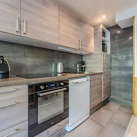 Contemporary 3br-2ba - Perfect For 8, Center - Le Serac Apartament