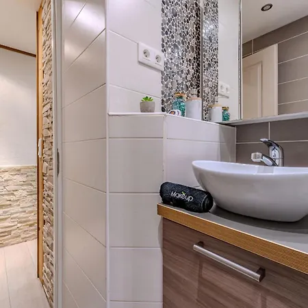 Contemporary 3br-2ba - Perfect For 8, Center - Le Serac * Val Thorens